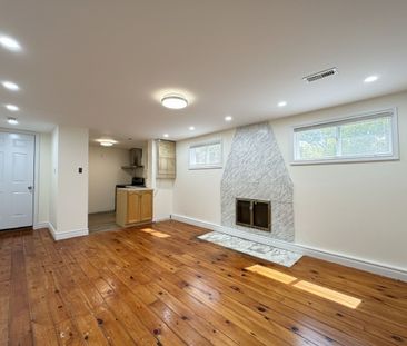 For Lease - 242 Fairglen Avenue, Toronto, Ontario - Photo 3