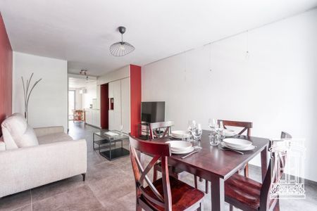 Location Appartement 3 pièces 74m² LYON 7ème - Photo 3