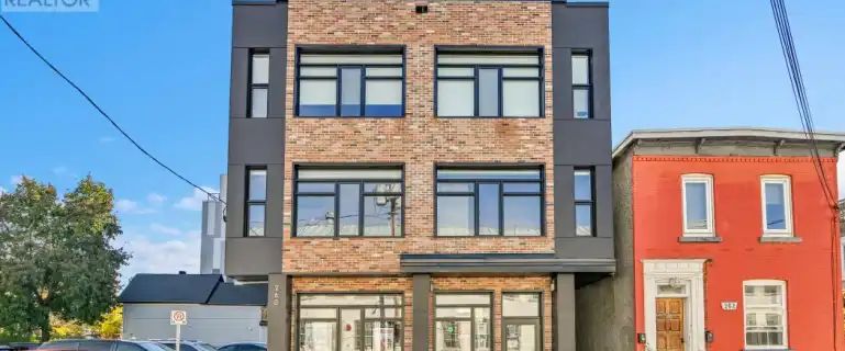 201 - 260 ARMSTRONG STREET | 201 - 260 ARMSTRONG STREET, Ottawa - Photo 1