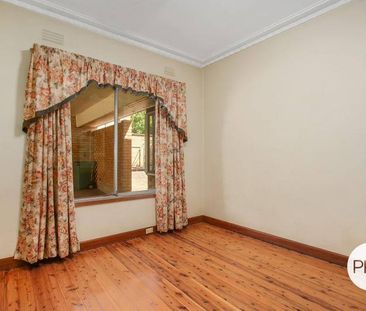 CONVENIENTLY LOCATED! - Photo 3