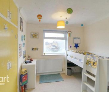 4 bedroom end of terrace house to rent - Photo 6