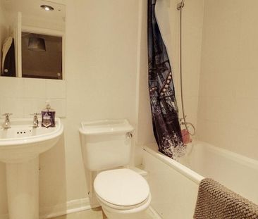 3 bedroom townhouse to rent - Photo 6