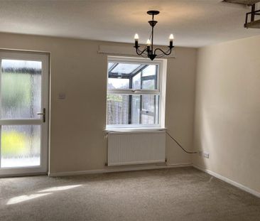 2 bedroom end of terrace house to rent - Photo 1