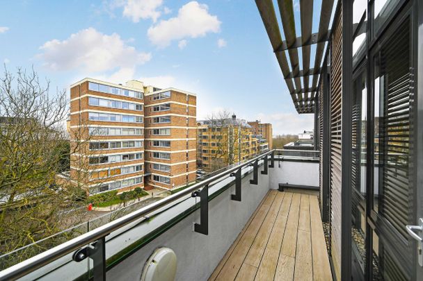 Searle House, Cecil Grove, NW8 - Photo 1