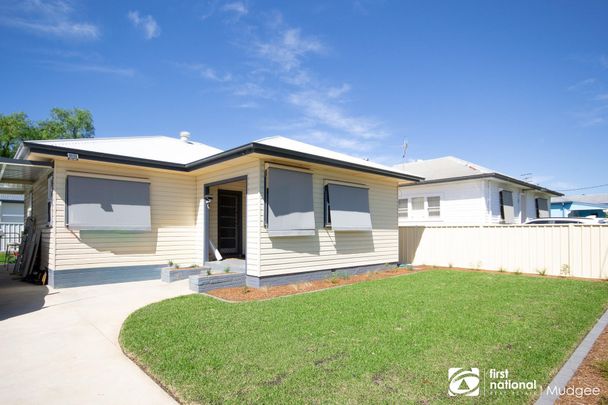 TWO BEDROOM HOME IN PREMIUM LOCATION - Photo 1