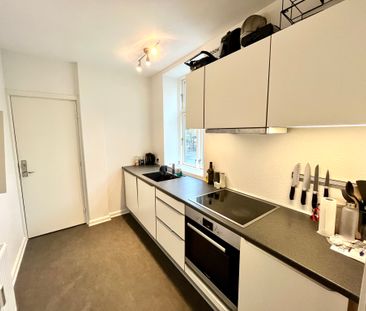 Indbydende stuelejlighed med lys og god atmosfære - Foto 6