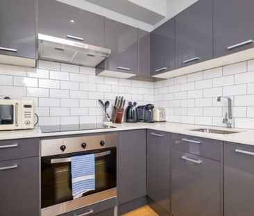 1 Bed Flat, St. James's Street, BN2 - Photo 2