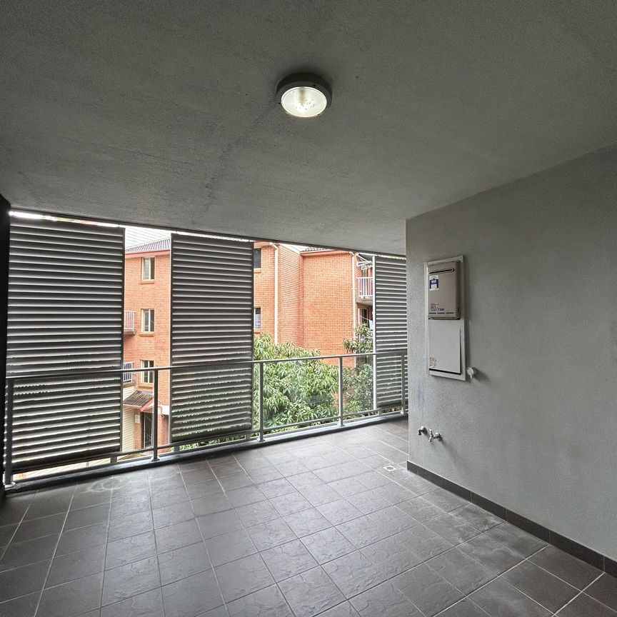 Stunning 2 bedroom in the heart of Punchbowl for lease - Photo 1