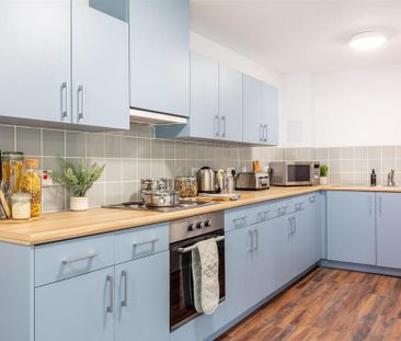 1 bedroom in a flat share to rent - Photo 6