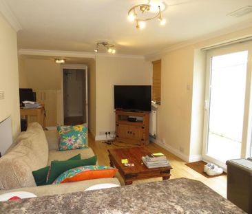 2 bedroom ground floor flat to rent - Photo 1