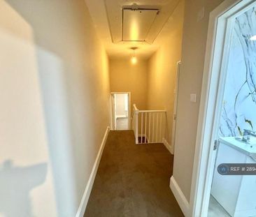 4 bedroom semi-detached house to rent - Photo 6