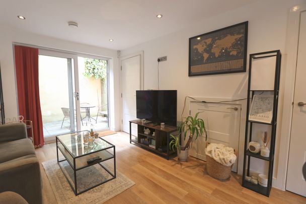 2 Bedroom Home – Professional Let - Photo 1