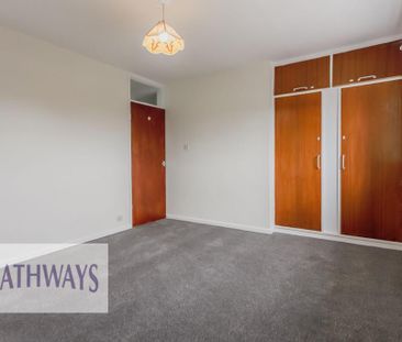 2 bedroom coach house to rent - Photo 3