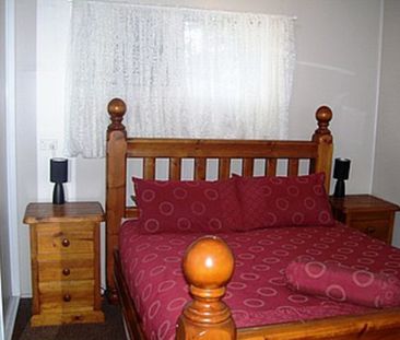 Private Family Oasis Opposite Park - Close to Everything! - Photo 1
