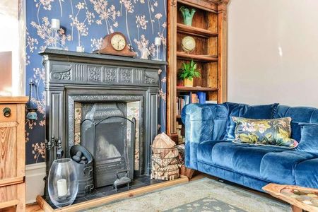 Clavering Road, Aldersbrook, E12 - Photo 3