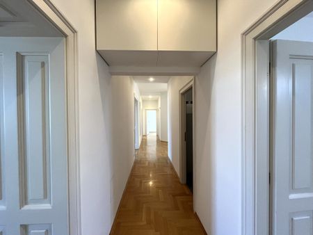 Wunderschöne 5 Zimmer Altbauwohnung mit Freifläche in 1140 Wien - Foto 4