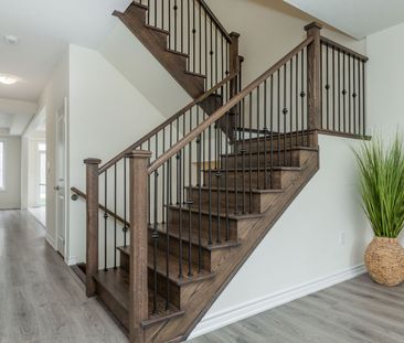 For Lease - 86 Kenneth Rogers Crescent, East Gwillimbury, Ontario - Photo 1