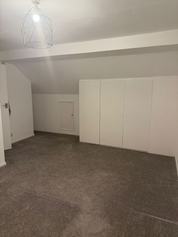 Room in a Shared House, Church Road, IG2 - Photo 4