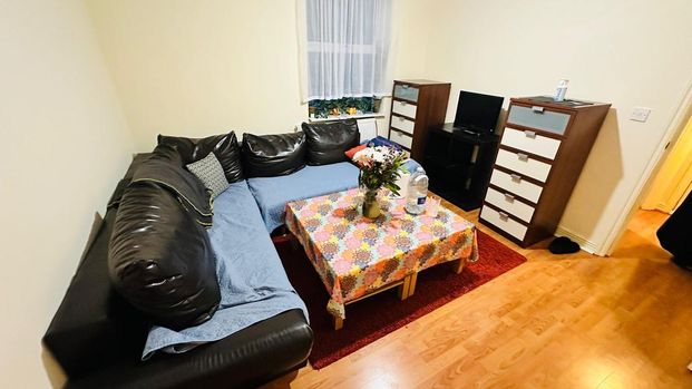 1 bedroom flat to rent - Photo 1