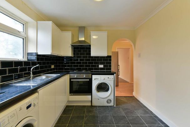 3 bedroom maisonette to rent - Photo 1