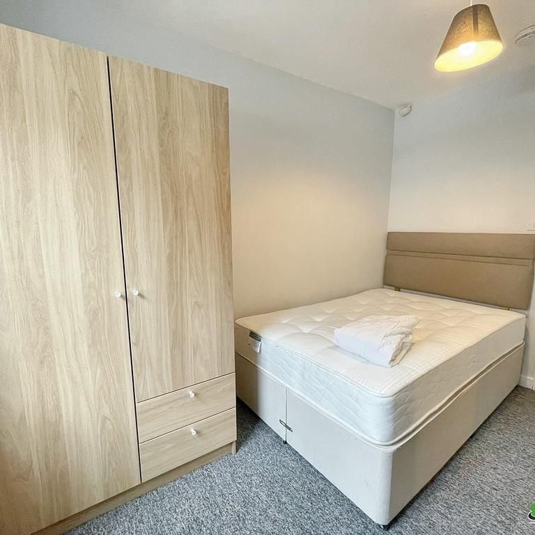 3 bedroom apartment to rent - Photo 1