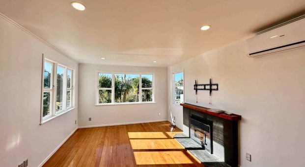 Renovated four bedroom family home in Forrest Hill - Photo 1