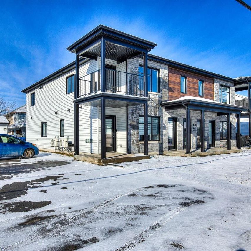 Appartement Pointe-des-Cascades À Louer - Photo 1