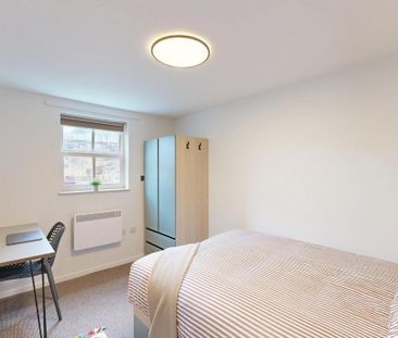 4 bedroom flat to rent - Photo 6