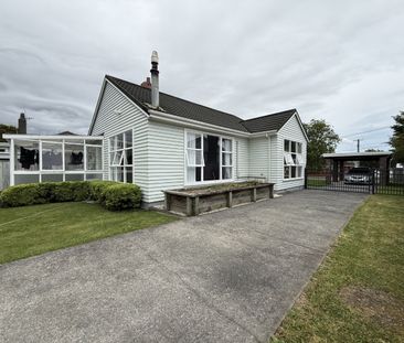 3 Bedroom - Location & Sunshine - Photo 2