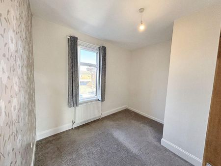 2 bed upper flat to rent in NE65 - Photo 5