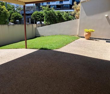 Unique Surfers Paradise 2-Bedroom 2-Bathroom Townhouse - this feels... - Photo 6