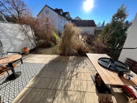 Schicke 2-Zimmer-Erdgeschoss-Wohnung mit schönem Garten und Tiefgaragenstellplatz in beliebter Lage - Photo 5