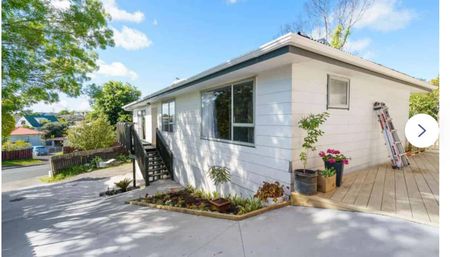 Charming 3BR Home with Comforts! - Photo 4