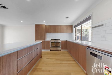 12 Barellan Close, St Albans - Photo 4