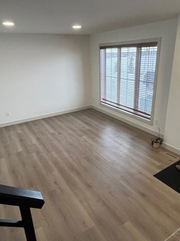 Sylvan Lake 3 Bedroom Newer Townhome – Available Immediately - Photo 2