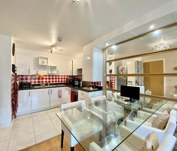 1 bedroom Flat To Let - Photo 3