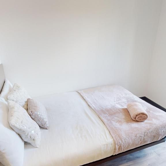 1 bedroom in a flat share to rent - Photo 1
