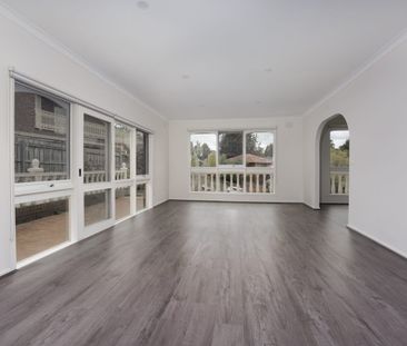 Newly Renovated 5-Bedroom Family Home – Serpell Primary & East Donc... - Photo 1