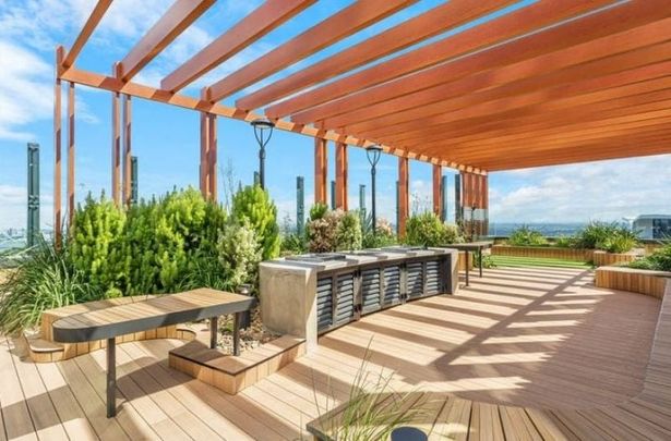 North East Aspect | Pool & Gym & BBQ - Photo 1