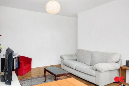 3 bedroom flat to rent - Photo 5