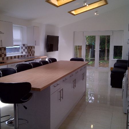 115 TIVERTON ROAD - Photo 3