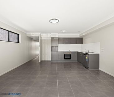 Two bedroom unit in Highly Sort After location - Photo 4