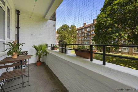 2 bedroom property to rent in London - Photo 3