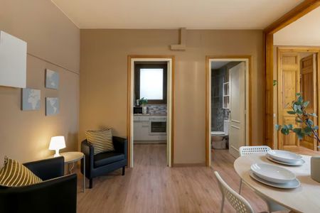 Ronda de la Universitat, Barcelona, Catalonia 08007 - Photo 2