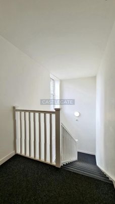 7 bedroom flat share to rent - Photo 1