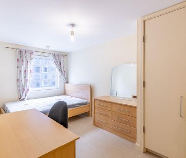 3 bedroom flat to rent - Photo 6