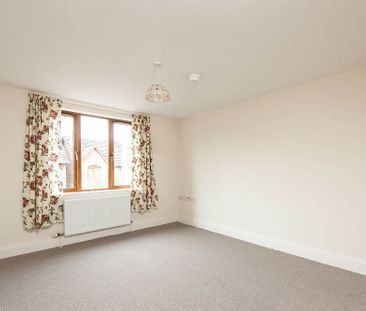 11 Bailey Manor, Robbs Road, DUNDONALD, BT16 2NZ - Photo 6