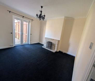 5 bedroom semi-detached house to rent - Photo 1