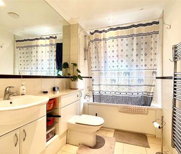 2 bedroom in Upcross House, Reading - Photo 5