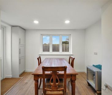 2 bedroom detached bungalow to rent - Photo 3